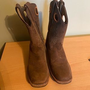 Kids size 1 Masterson boot company boots